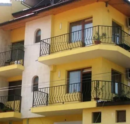 בית הארחה Bavaria סינמורץ