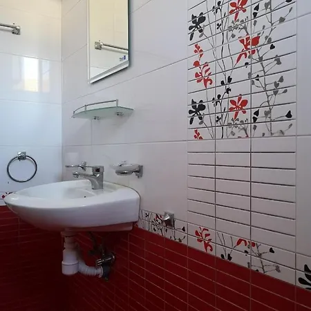 Bavaria 2* סינמורץ