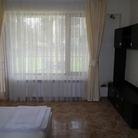 Bavaria בית הארחה 2*